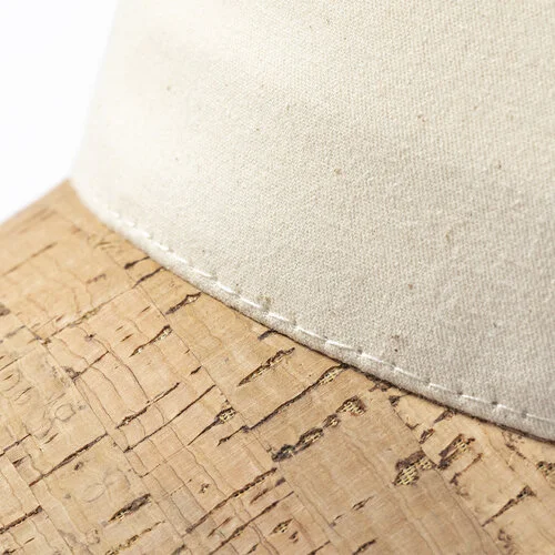 Boné de algodão orgânico com viseira em cortiça - Image 3