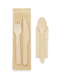 Conjunto de talheres em madeira